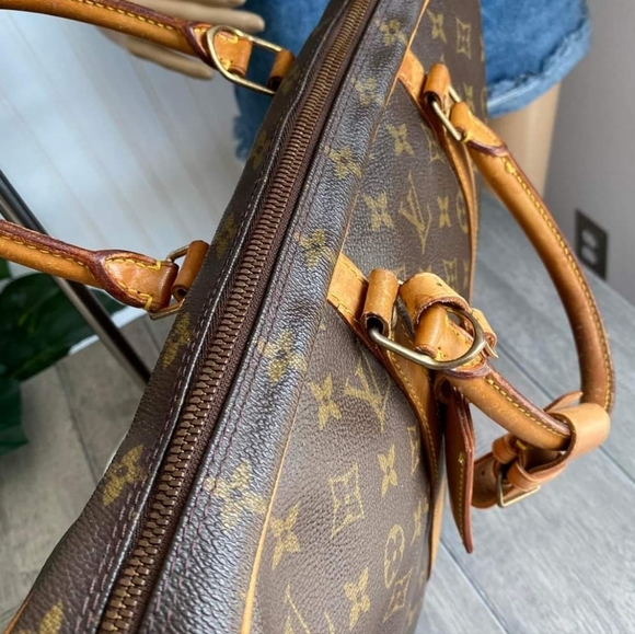 Authentic Louis Vuitton laptop bag - Picture 4 of 10